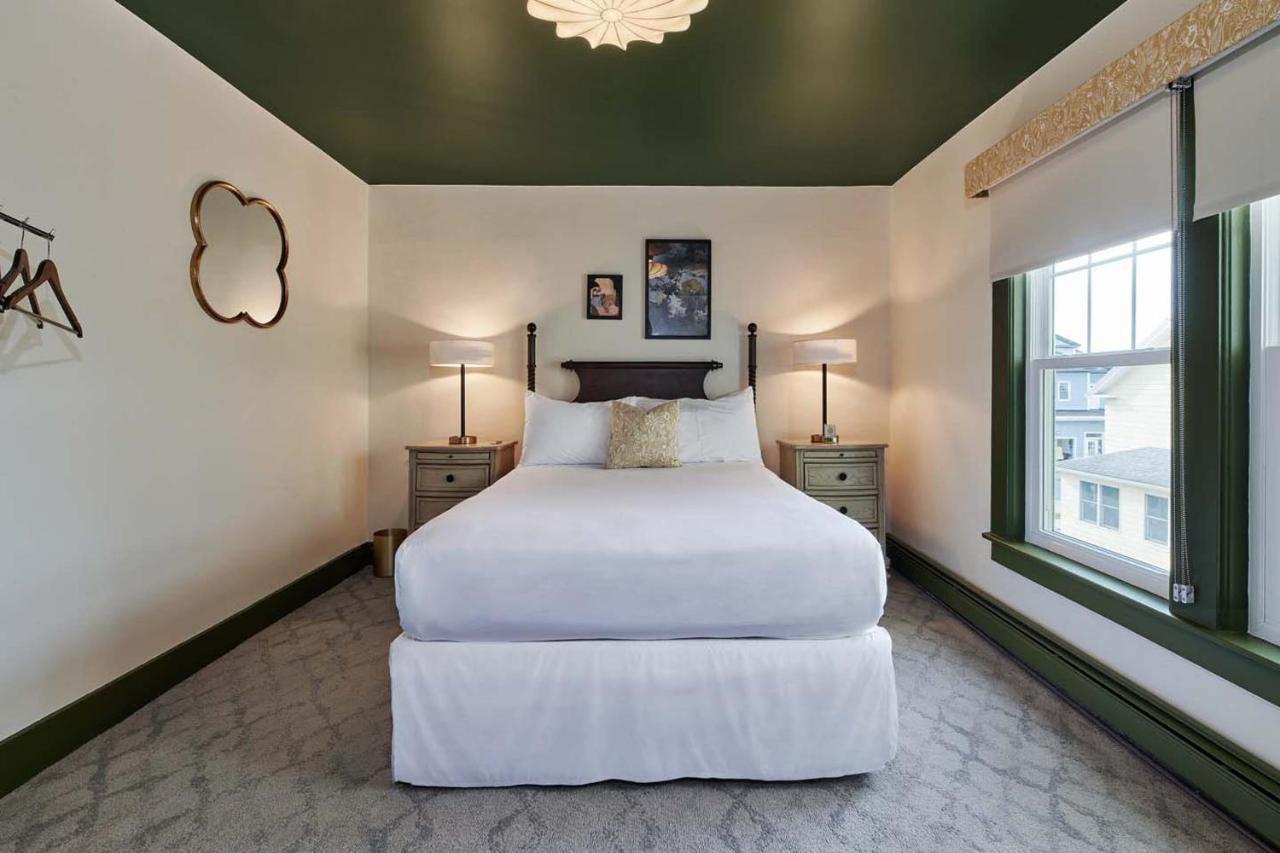 The Whitlock Otel Lenox Dış mekan fotoğraf